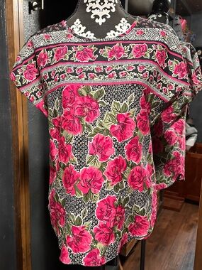 Vintage California Connection Women’s Floral dolman sleeve blouse black/pink  M